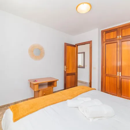 Eden Valdes Penthouse Oceanviews * 로스크리스티아노스